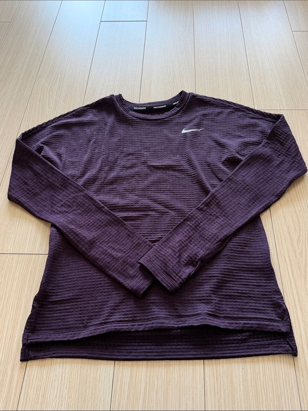 NIKE Long Sleeve Lightweight Crewneck